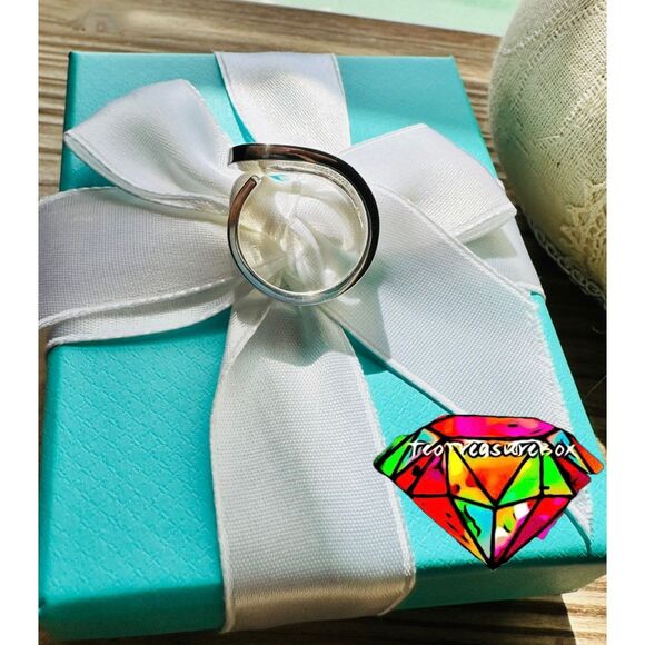 Tiffany & Co. Out of Retirement Loop Ring in Silver, sz 6.5 - Picture 5 of 7